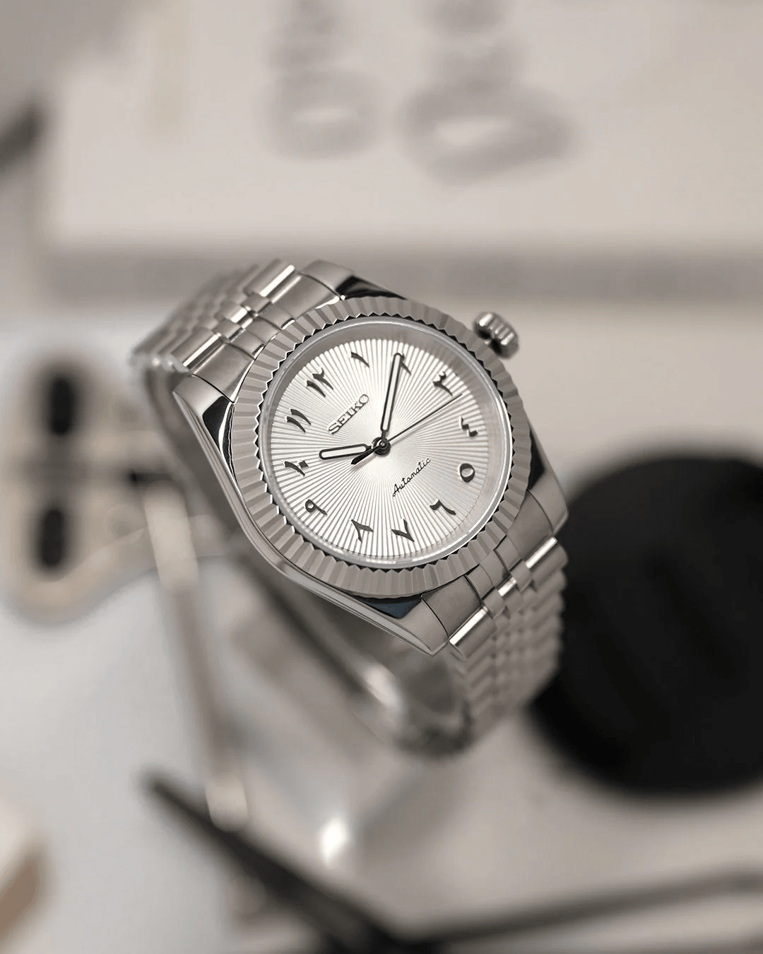 Meridian Fluted Silver Arabic